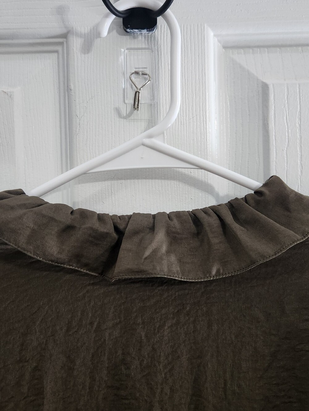 Cabi satin olive green button up ruffled blouse Victorian feminine romantic - Picture 8 of 9